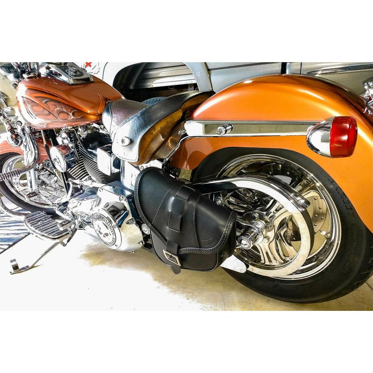 BOB Special レザー スイングアームバッグ 7L (ブラック)1