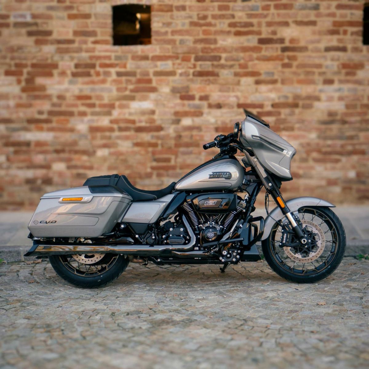 ZARD CVO スリップオンマフラー (ブラッククローム) 旧ロット 【M8 ツーリング】 