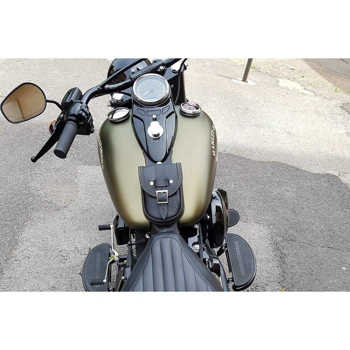 Slim Smart レザー タンクバッグ (ブラック) TCソフテイル3