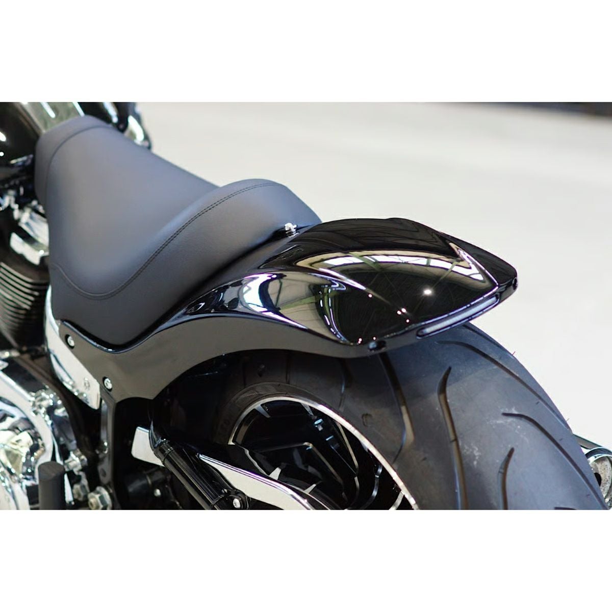 M8 ブレイクアウト、ファットボーイ ショートリアフェンダーキット (未塗装)7