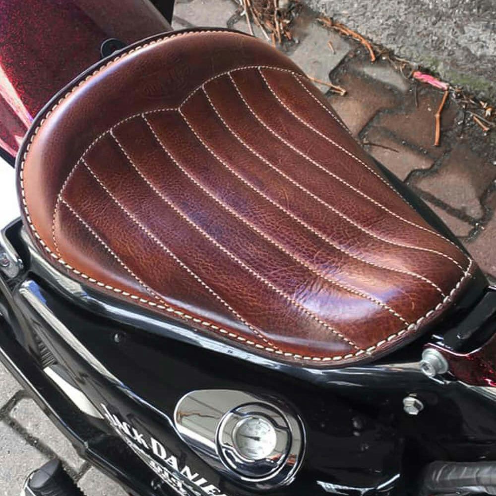 Solo Low Trapuntata レザーシート (ダークブラウン)