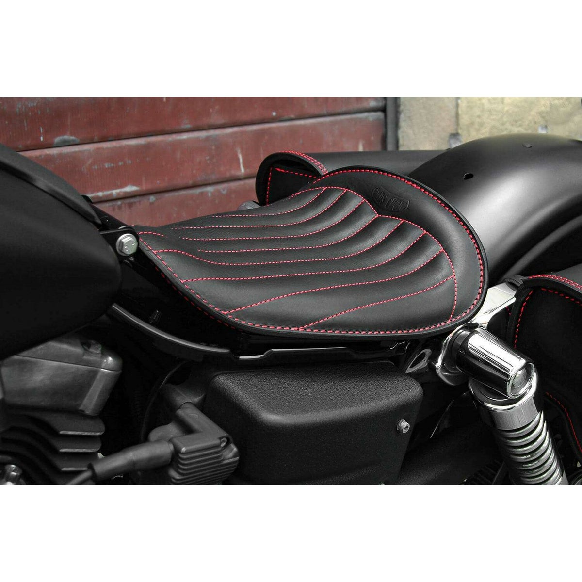 Dyna Low Trapuntata レザーシート (ブラック)1