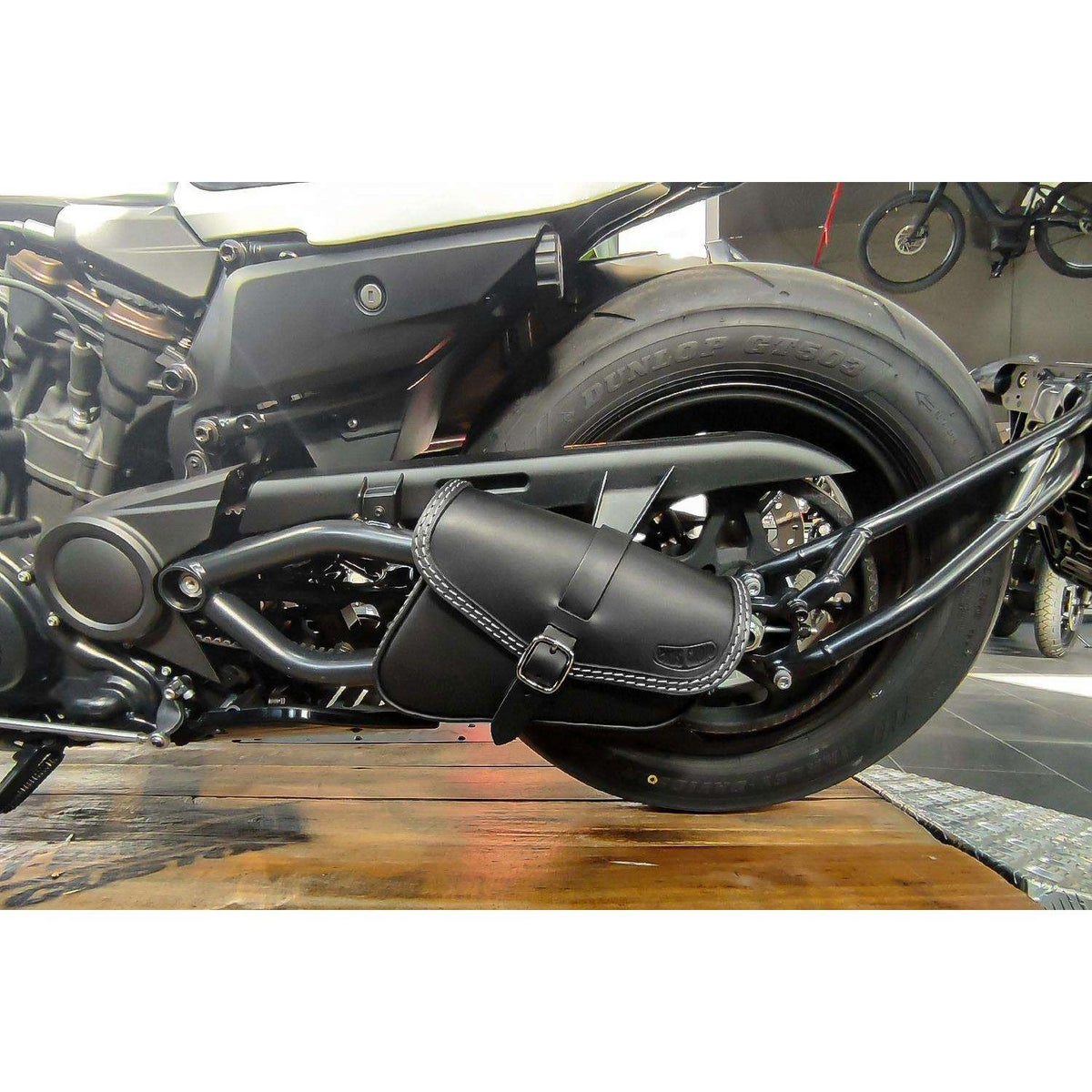 Fusion レザーサドルバッグ 3.5L (ブラック)1