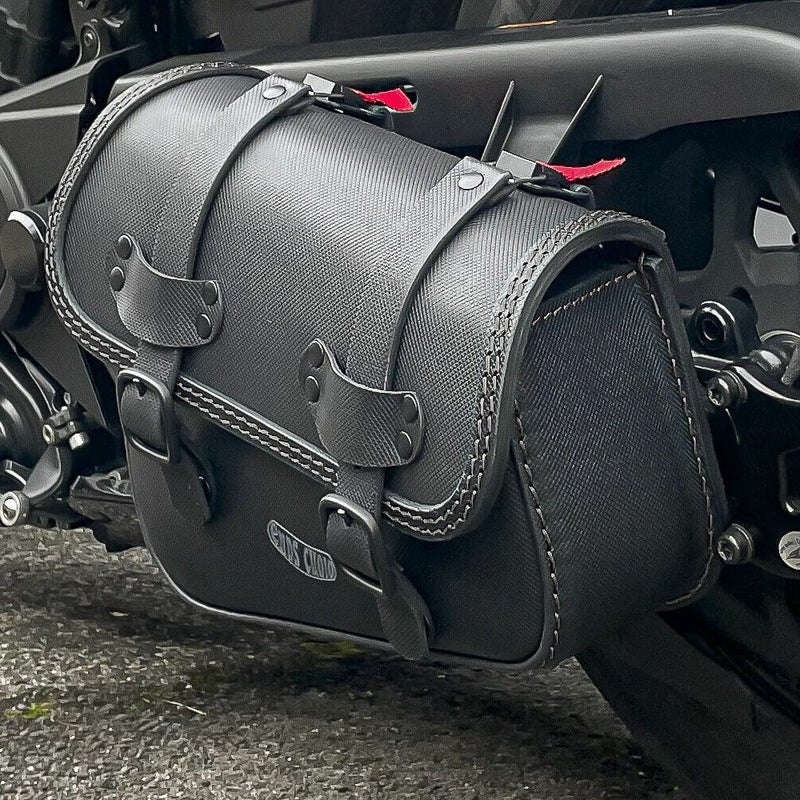 Rev DUB レザーサドルバッグ 7L (型押しレザー)