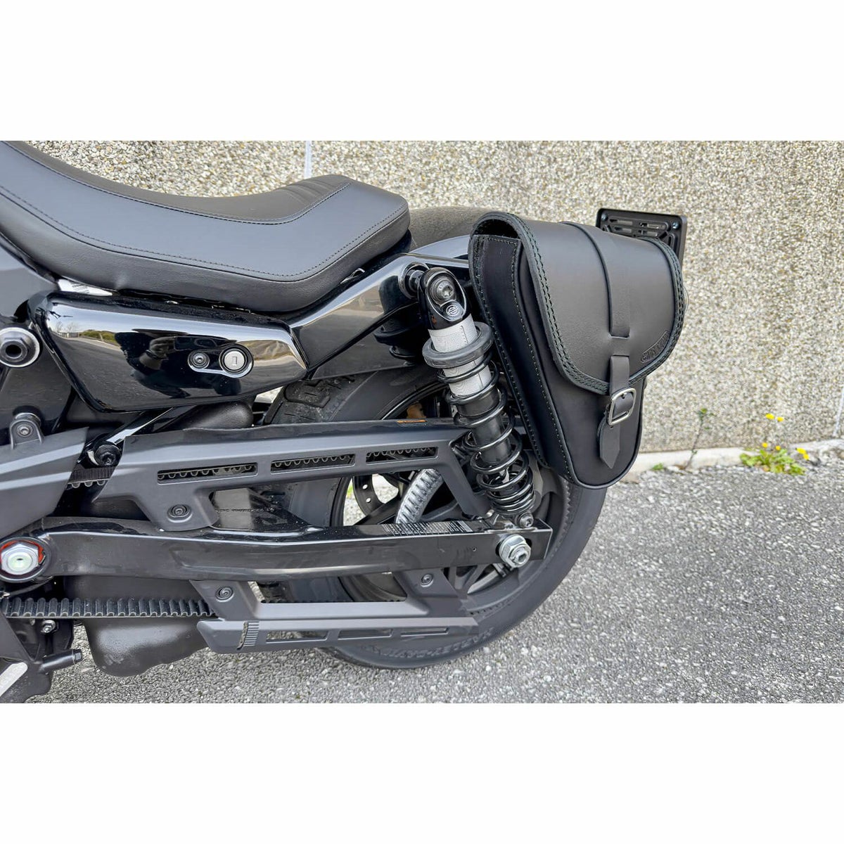 Trap レザーサドルバッグ 5L1