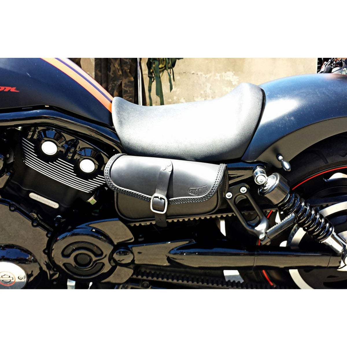 Rev V-Small Bag レザーサドルバッグ (型押しレザー)1