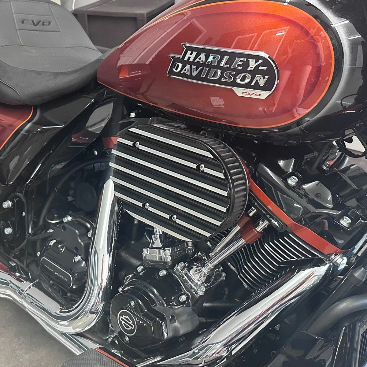 2025以降 ツーリング、ソフテイル NEXGEN 828 ハイフロー エアクリーナーキット コントラスト DK Custom 2