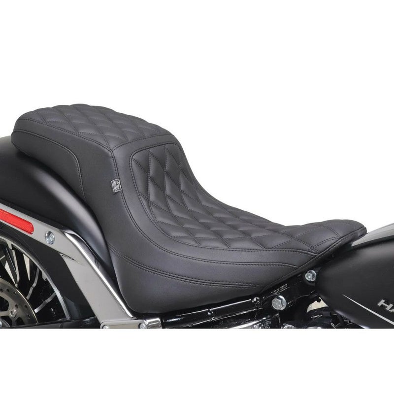 M8ソフテイル ブレイクアウト スクエアバック 2UPシート ダブルダイアモンド Mustang