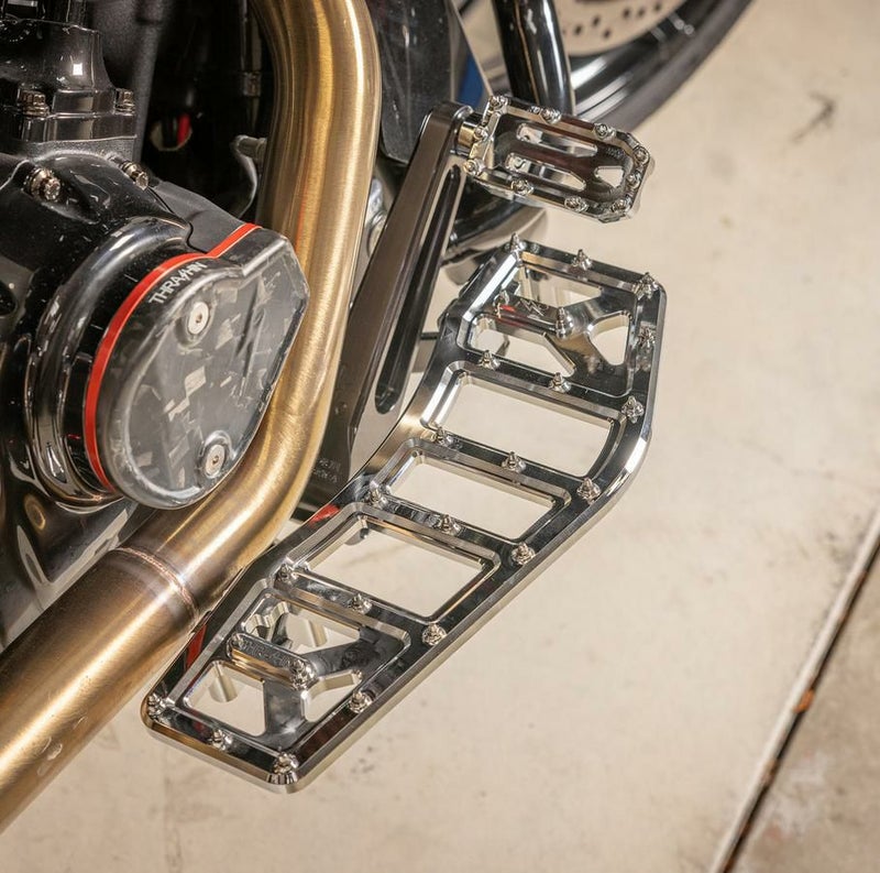 Aggressor フロアボード クローム THRASHIN SUPPLY 