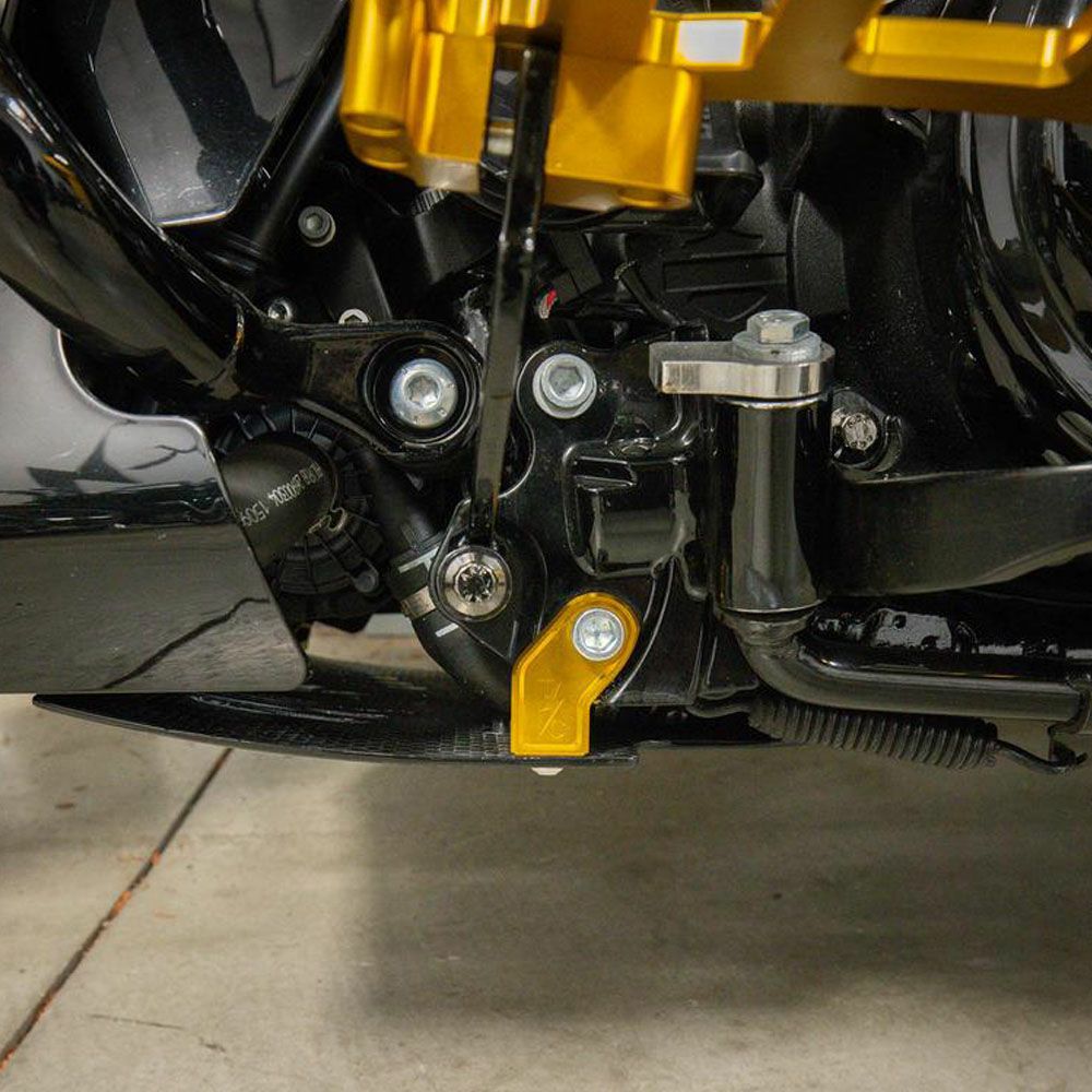 2024以降 ツーリング スキッドプレート フォージドカーボン ゴ