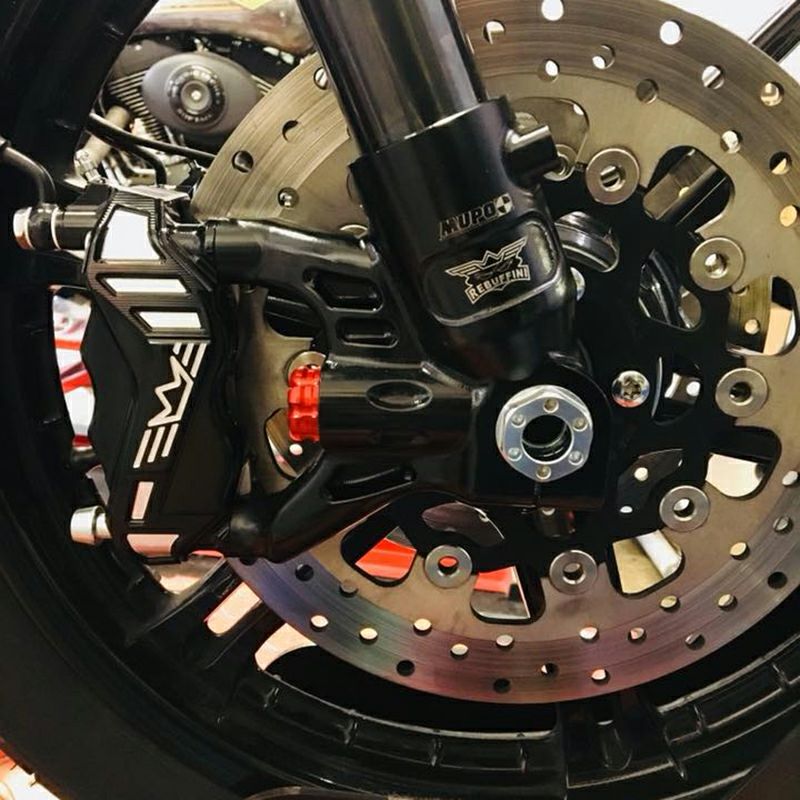 ラジアルマウント ブレーキキャリパー フロント・右用 (ブラックコントラスト)