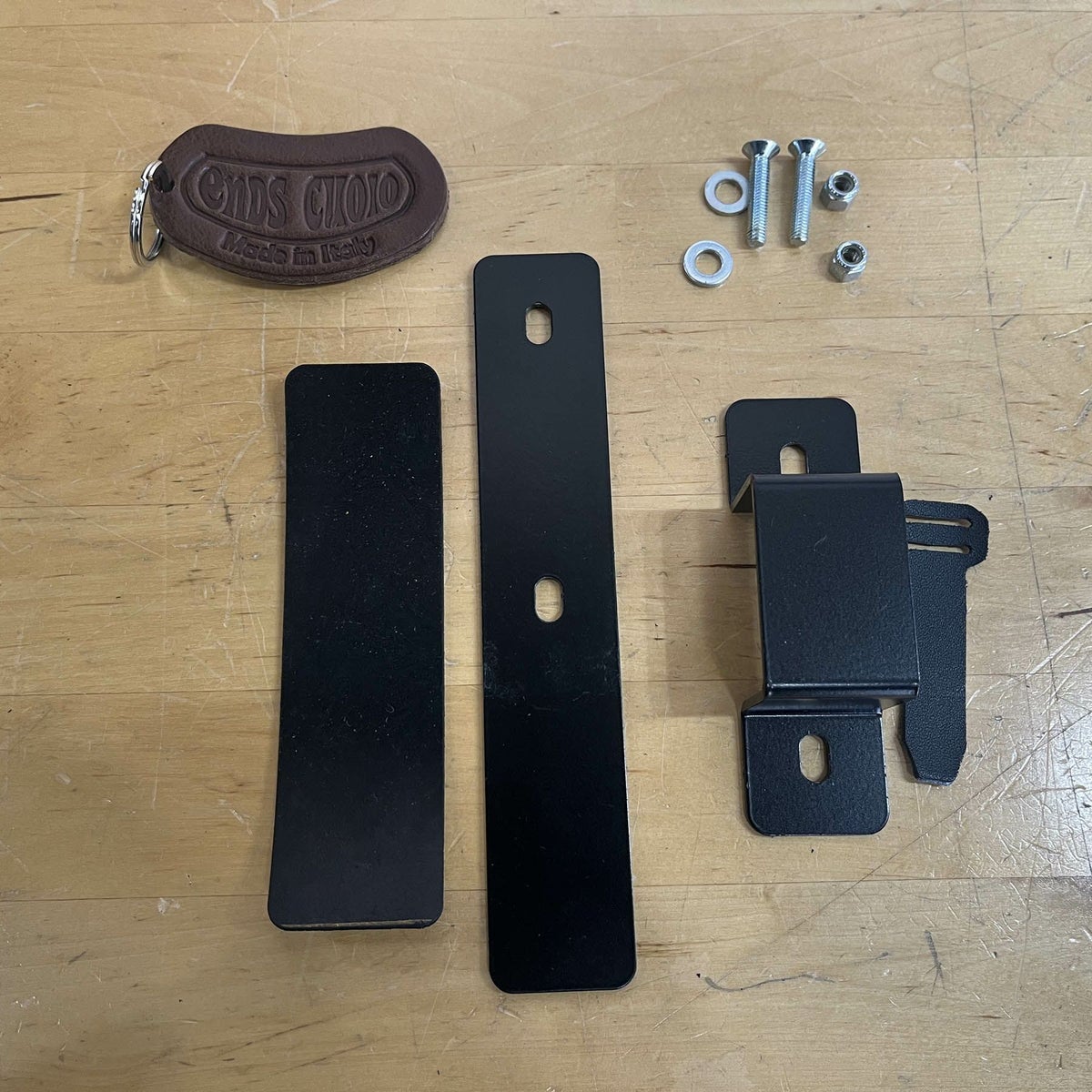 エンズクオイオ Mambo レザーサドルバッグ 4L 左用 (ダークブラウン)7