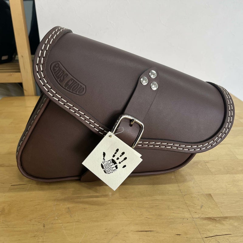 Mambo レザーサドルバッグ 4L 右用 (ダークブラウン)