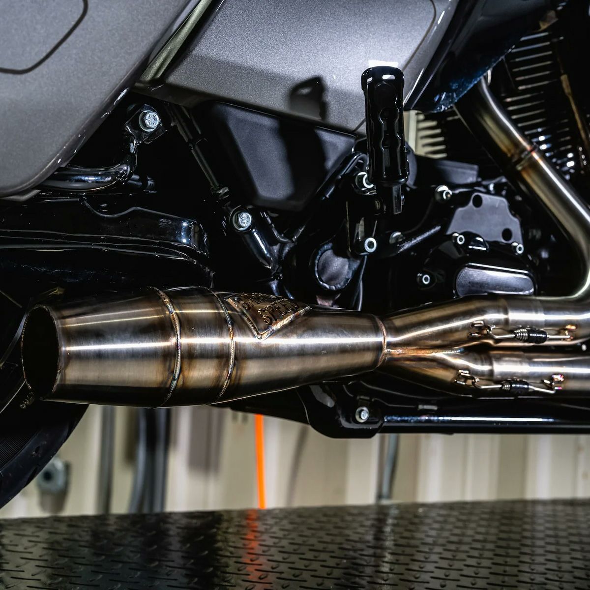 M8ツーリング ワークスエディション・ビッグボア フルエキゾースト