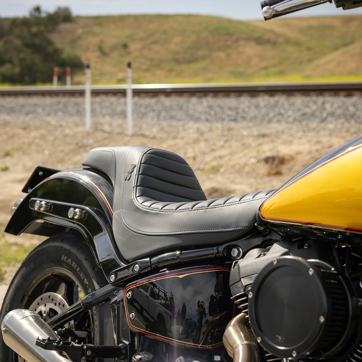 ステップアップ・2UPシート (タックロール) M8 ローライダー/S/ST1