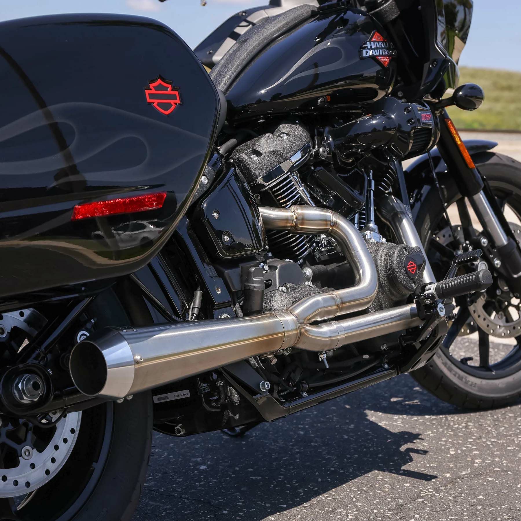 M8ツーリング ショーティー ターンアウト 2-1フルエキゾーストマフラー