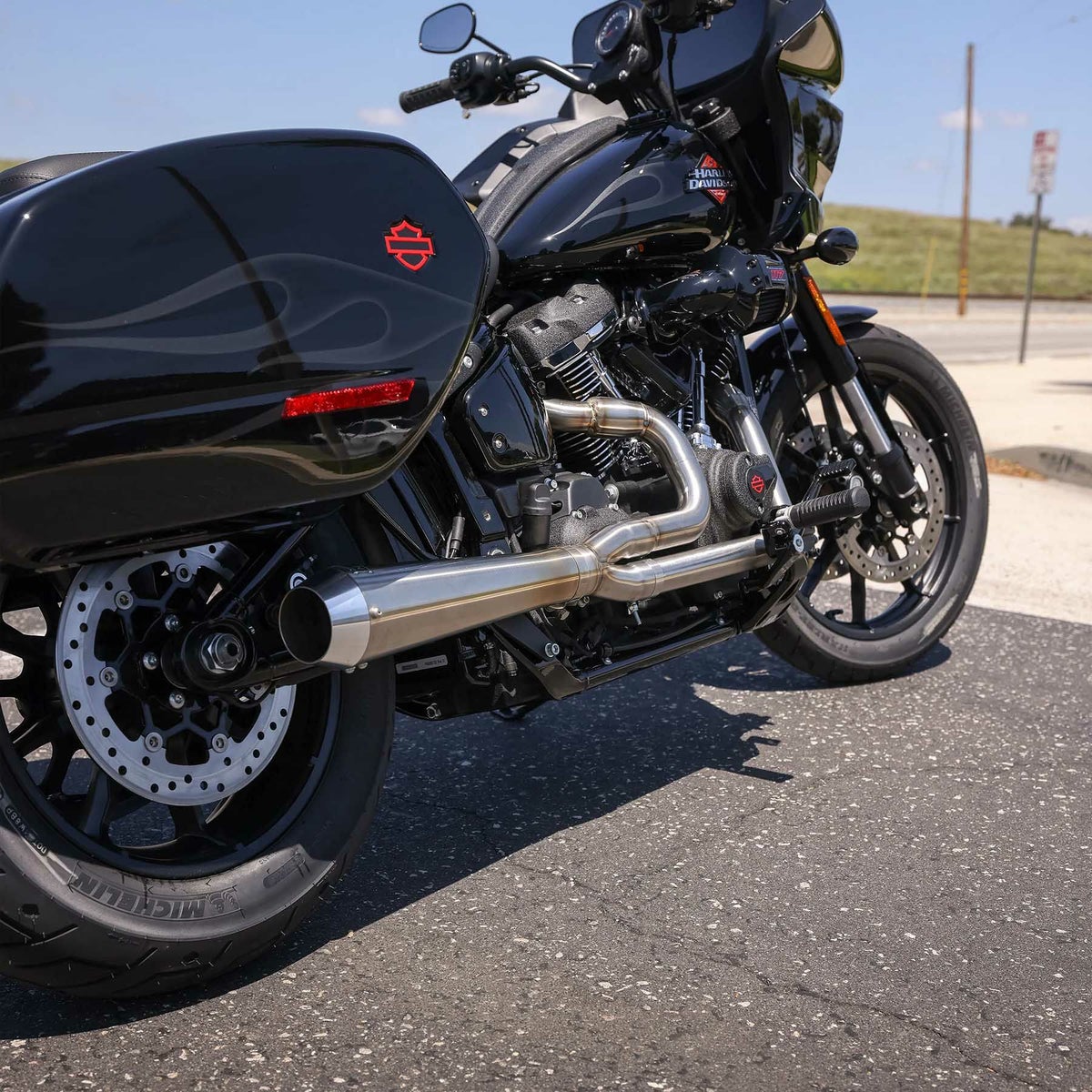 ストレートアウト・2-1フルエキゾーストマフラー ローライダーST1