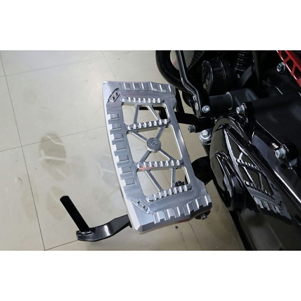 アルミ削り出しフロアボード タイプ1 (シルバー) 2024以降 ツーリング4