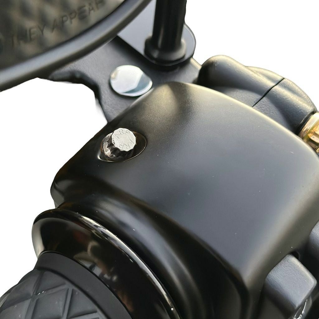 M8ソフテイル ハンドルバー スイッチハウジング ARPボルトキット クローム BAMCO MOTORSPORTS (バムコ モータースポーツ)