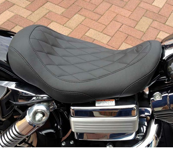 Mustang ワイドトリッパー ソロシート ダイアモンドスティッチ-03