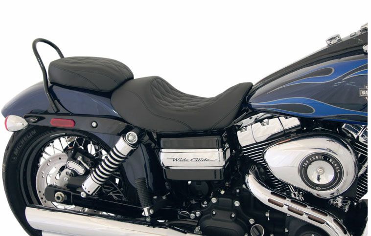 ダイナ用マスタング(Mustang)シート｜ハーレーカスタムパーツ専門店