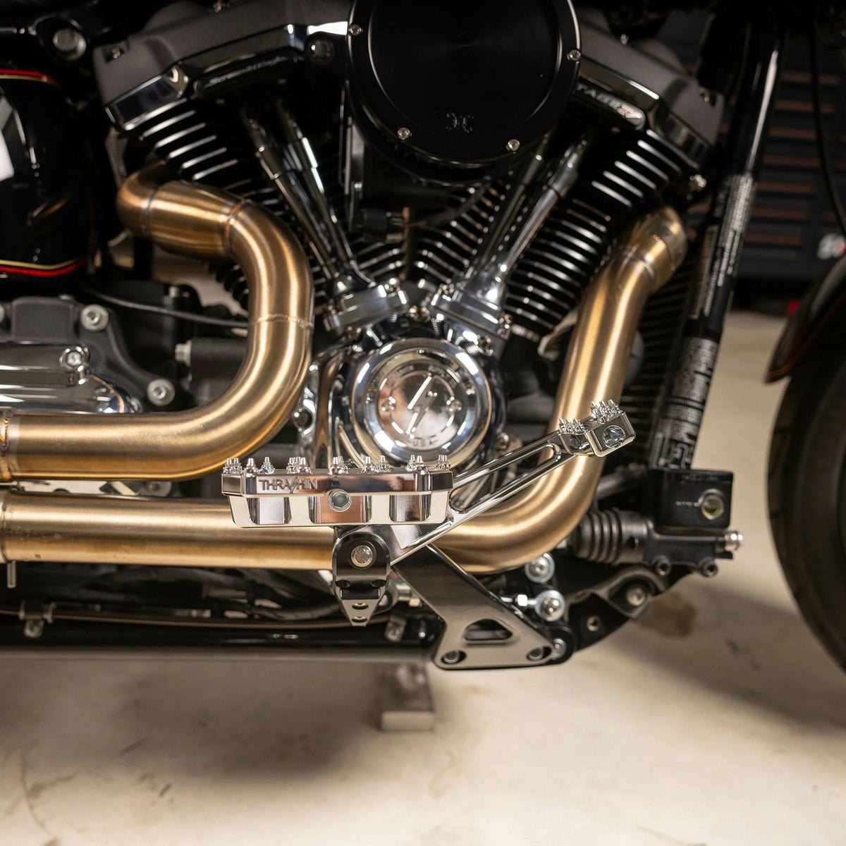 Aggressor ミニフロアボード (クローム)5