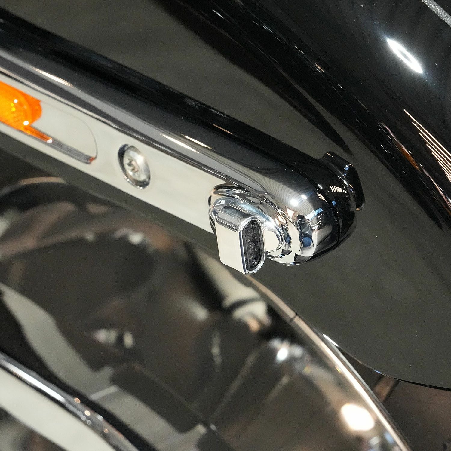 KODLIN コドリン 3-1リアターンシグナル クローム K68490 Kodlin Neowise 3-1 Mini Fender Strut Indicators in Chrome