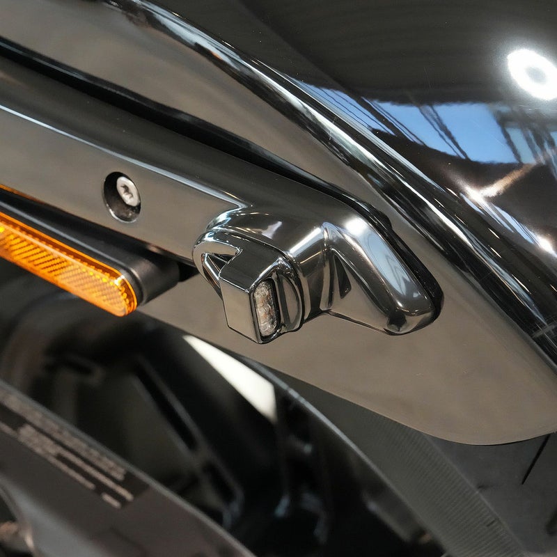 ストラット ストライプ LED 3in1 テールライト一体型ウインカー ブラック THUNDER BIKE（サンダーバイク）