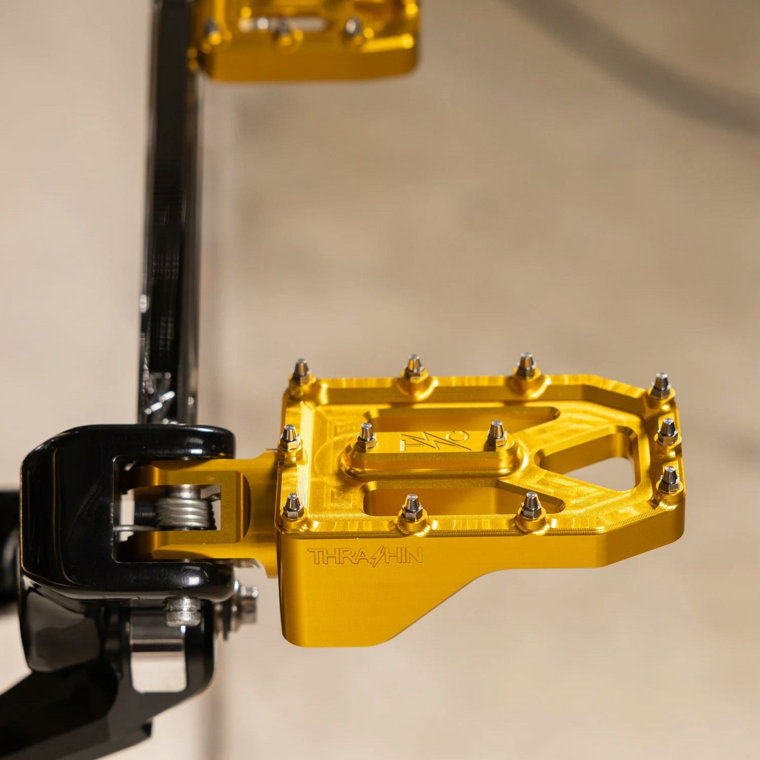 ハーレー用　アレンネス Mini Stocker ミラー ゴールド　 左右セット アレンネス Mini Stocker ミラー ゴールド 左 |ハーレーパーツ専門店