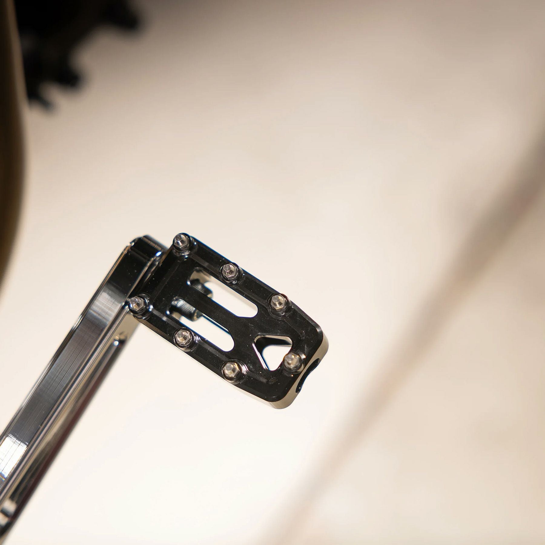 スラッシンサプライ Aggressor ハーレー シフトペグ (ブラック