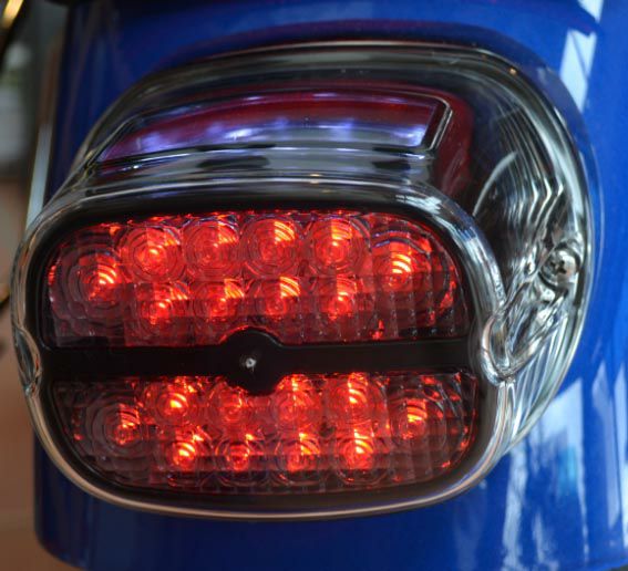 J＆P Cycles　LEDテールライト　スモークレンズ ブラック・ハウジング-03