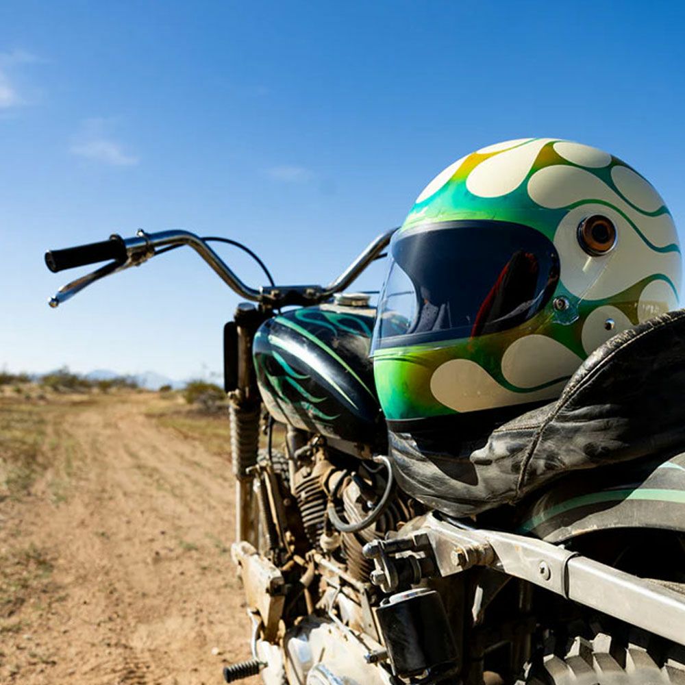 ビルトウェル Gringo S × Born Free ECE規格R22.06 ヘルメット フレイムデザイン 