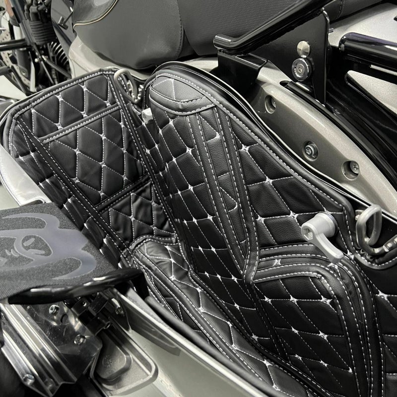 2023以降 FLHXSE、FLTRXSE、FLTRXSTSE サドルバッグライナー シルバーステッチ HogWorkz（ホグワークズ）