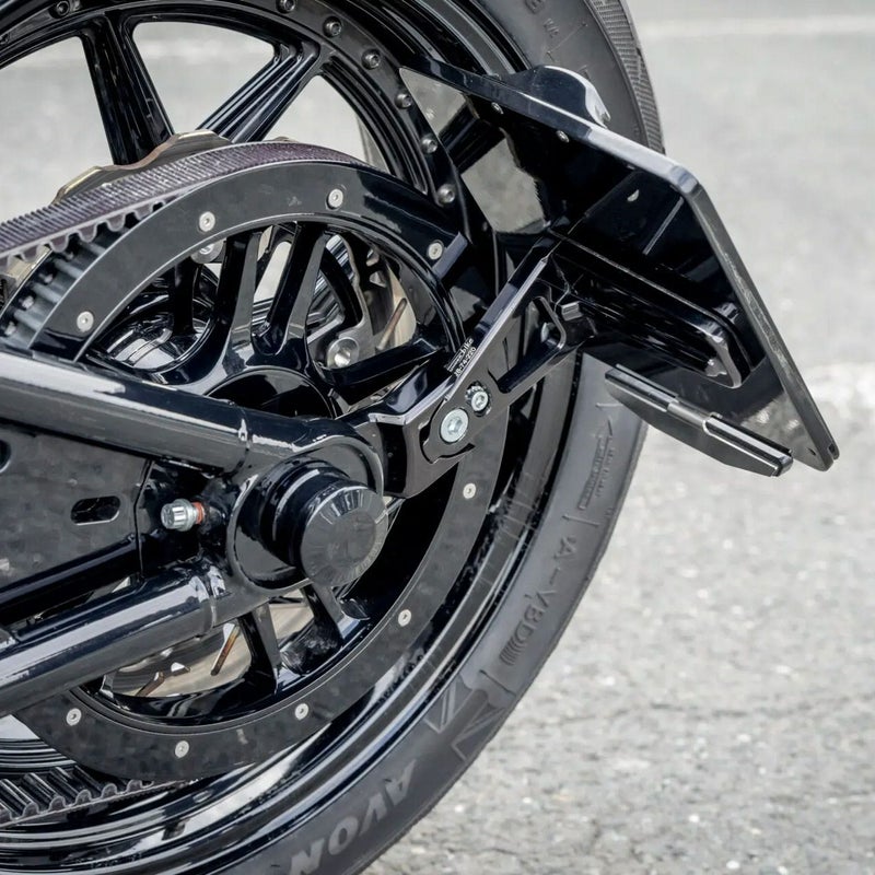 ミディアムレングス・サイドマウント ライセンスプレートブラケット (マットブラック)