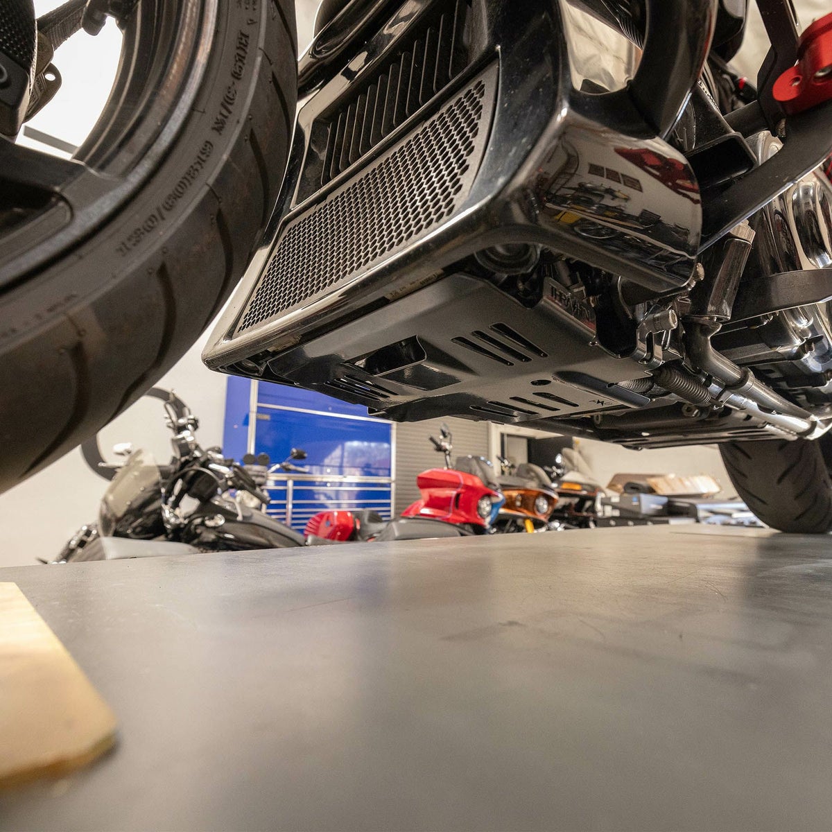 スチール スキッドプレート (ブラック)2