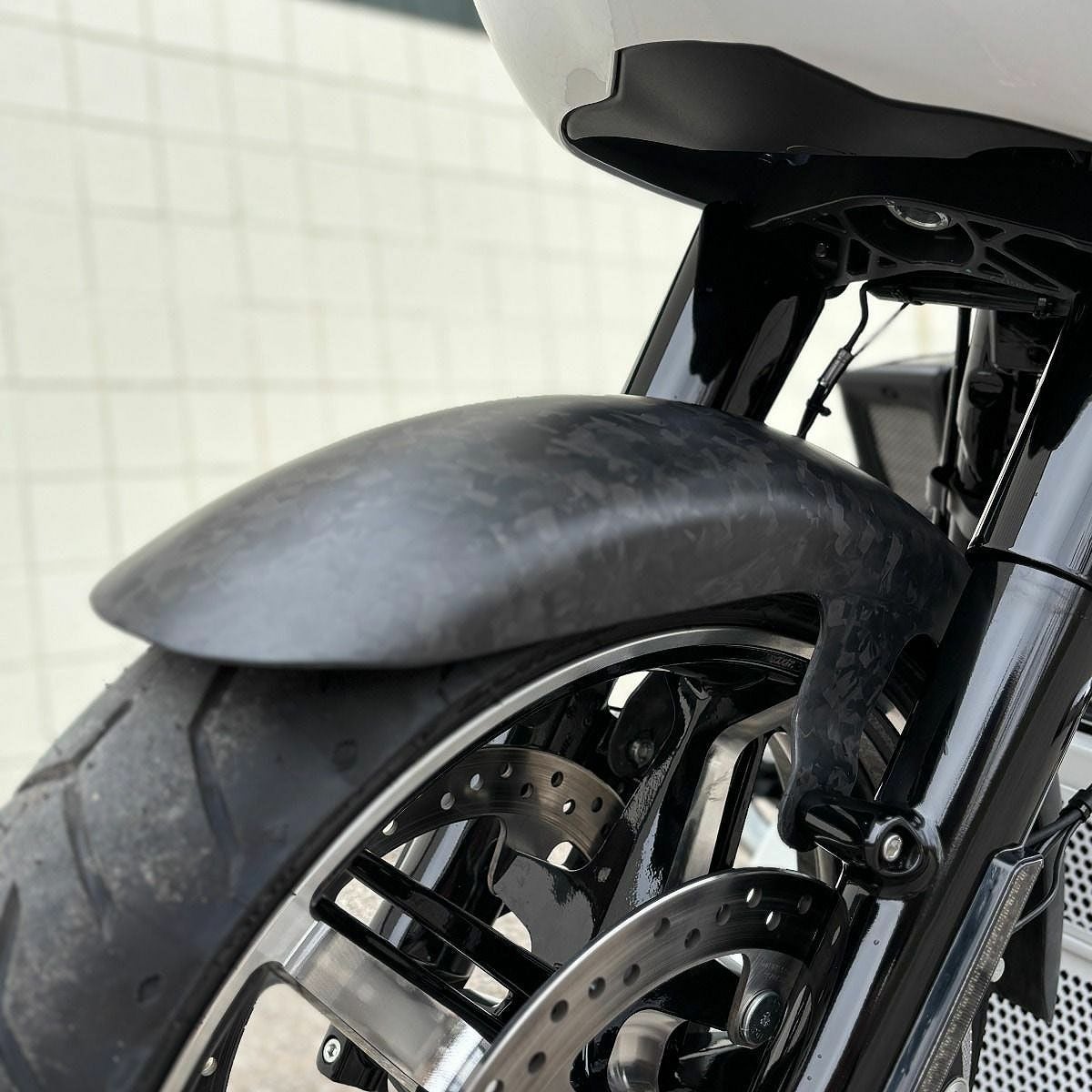 2024以降 ロードグライド、ストリートグライド 19インチ カフェ