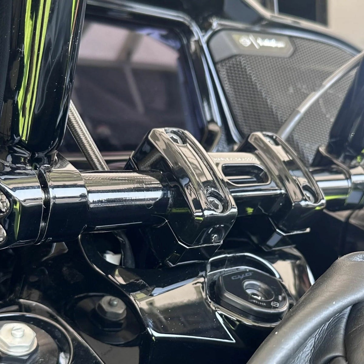 FLTRXSTSE 3インチ ライザー