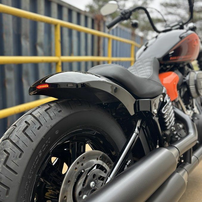 Killer Custom ボブスター・リアフェンダー (ストラット付) M8