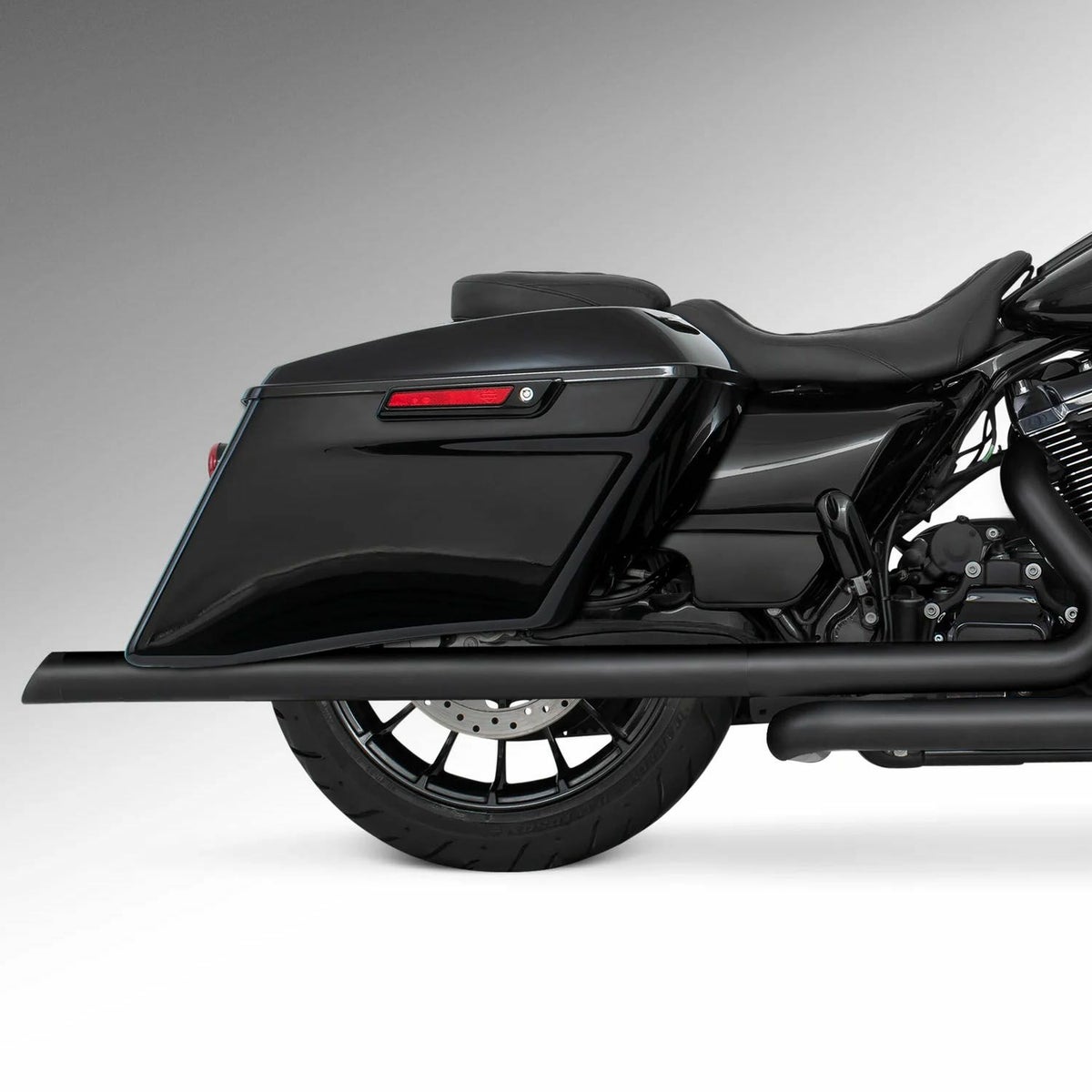 M8 ツーリング 2.5インチ径 トゥルーデュアル フルエキゾーストマフラー 39インチ スラッシュカットエンドキャップ ブラック/ブラック フリーダムパフォーマンス