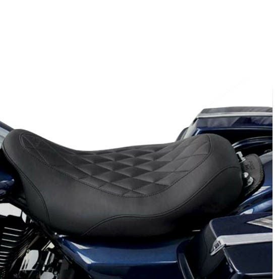 Mustang ワイドトリッパー・ダイアモンド・ソロシート |ハーレーパーツ