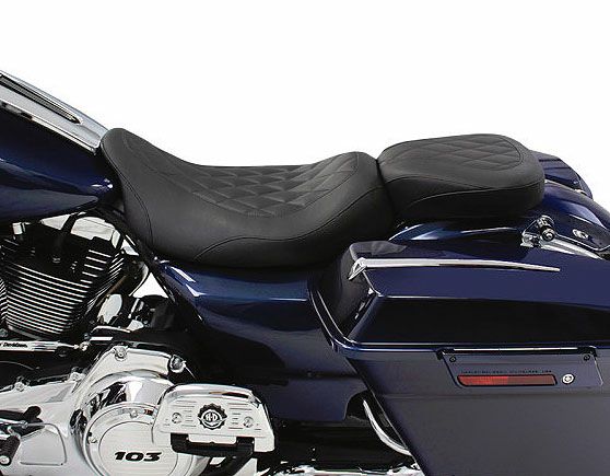 Mustang ワイドトリッパー・ダイアモンド・ソロシート |ハーレーパーツ