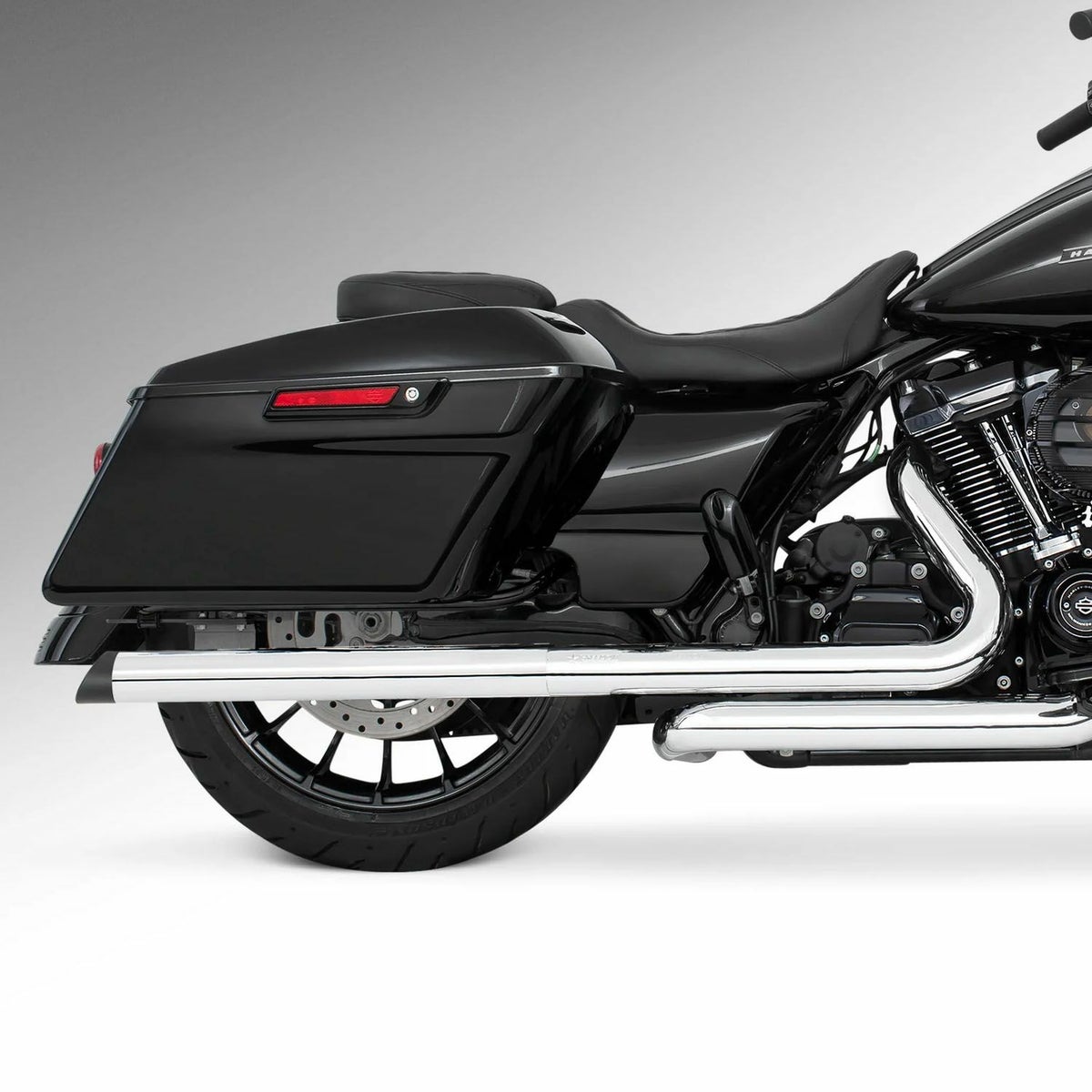 M8 ツーリング 2.5インチ径 トゥルーデュアル フルエキゾーストマフラー 33インチ スラッシュカットエンドキャップ クローム/ブラック フリーダムパフォーマンス