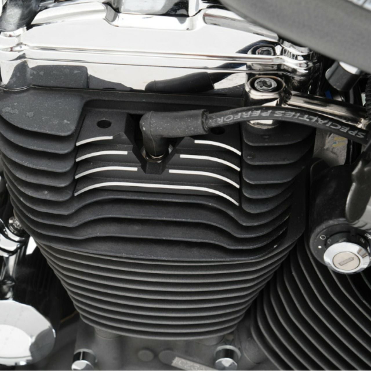 スポーツスター ヘッドブリッジ、ヘッドボルトカバー｜ハーレー