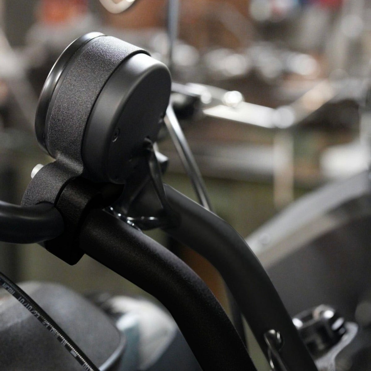 ローライダーS/ST 10インチ・プルバックライザー (グロスブラック)1