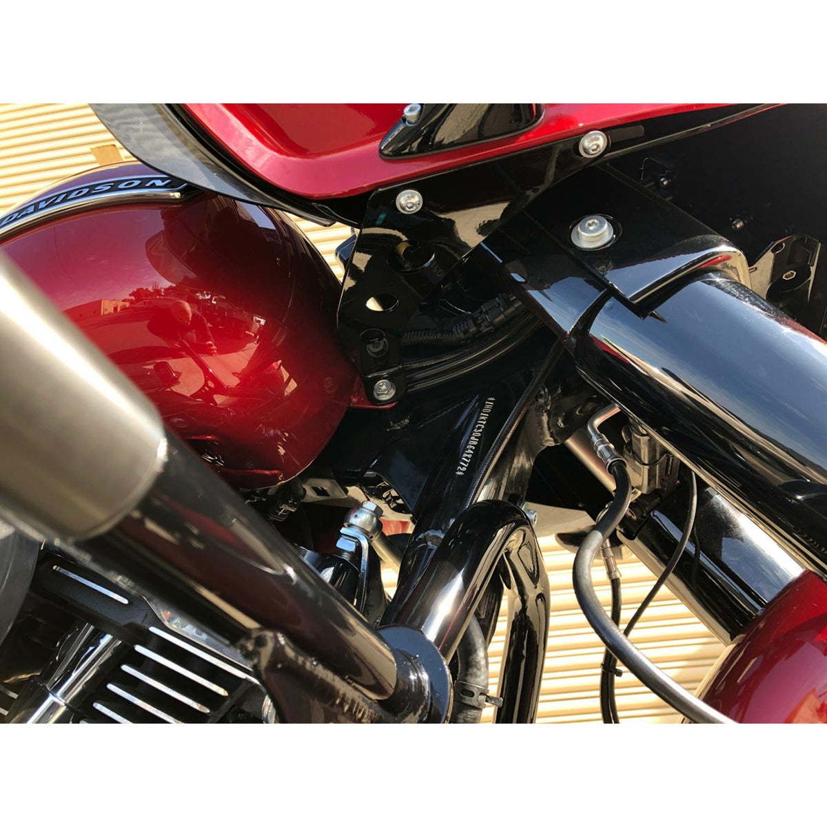 2015～2023 ロードグライド フェアリングサポートブラケット1