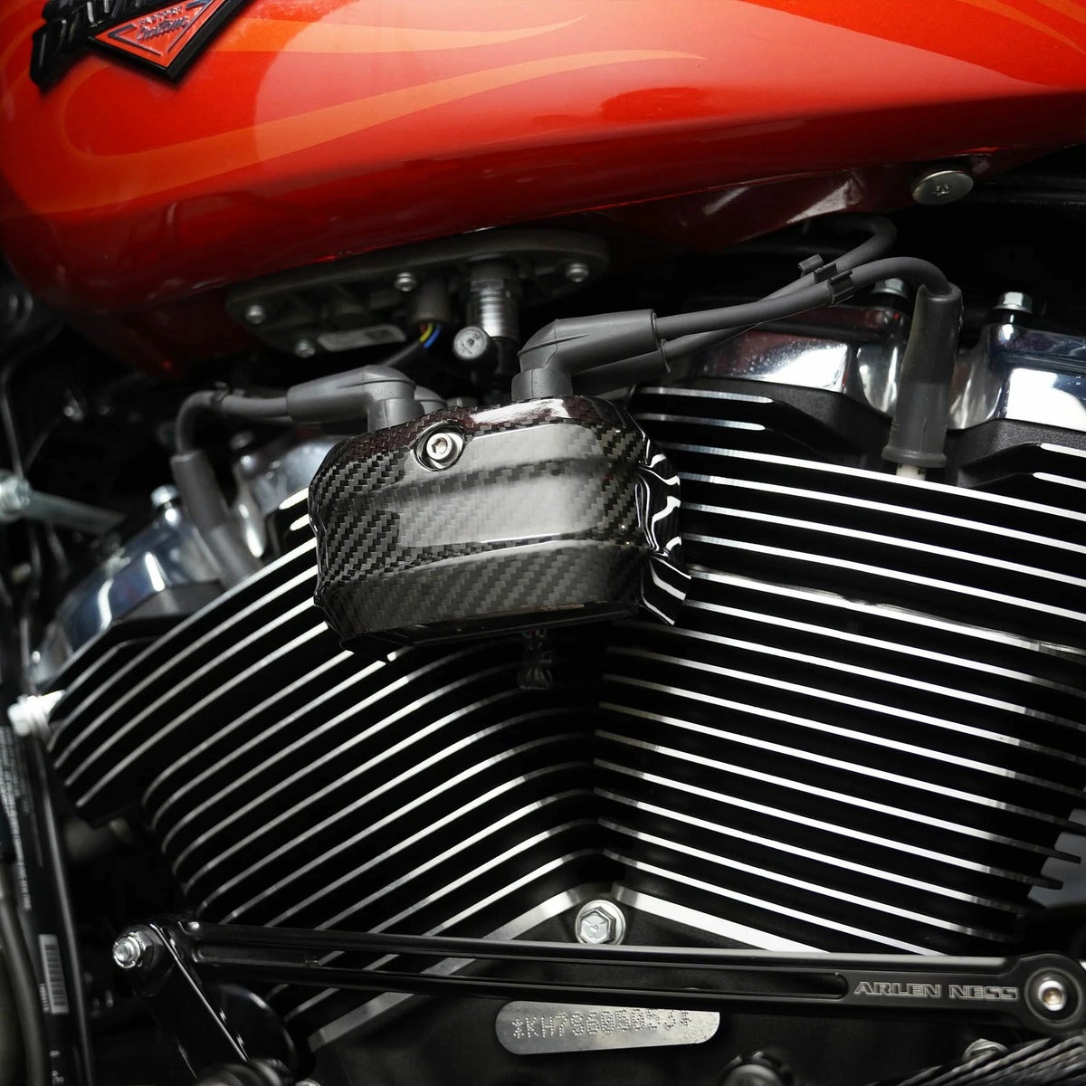 カーボンファイバー・コイルカバー 2024以降 ツーリング、2018以降 ソフテイル1