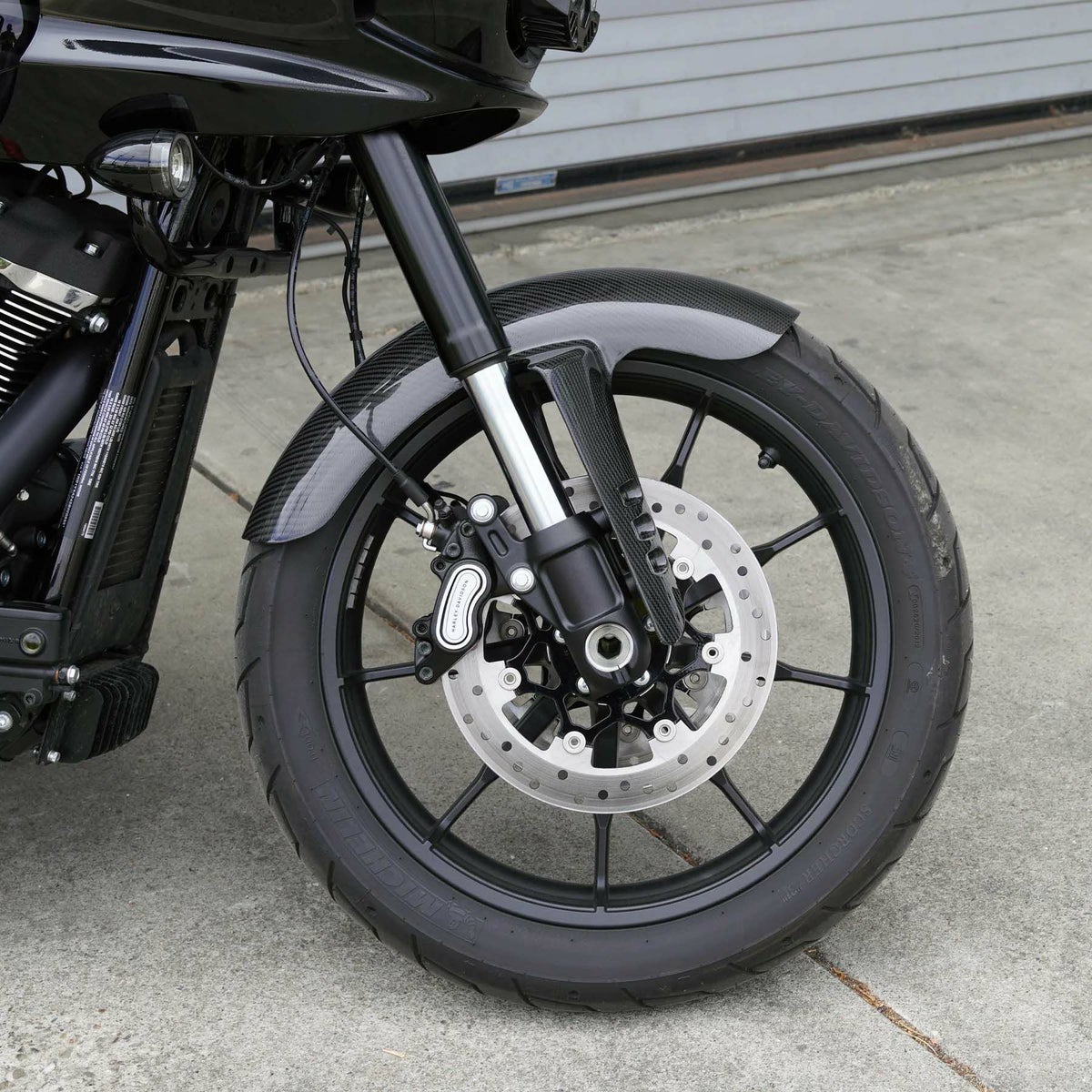 ローライダーS/ST用 カーボンファイバー・フロントフェンダー3