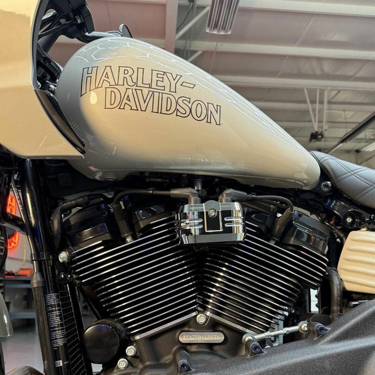 M8 ソフテイル イグニッションコイルカバークローム HOGWORKZ 2