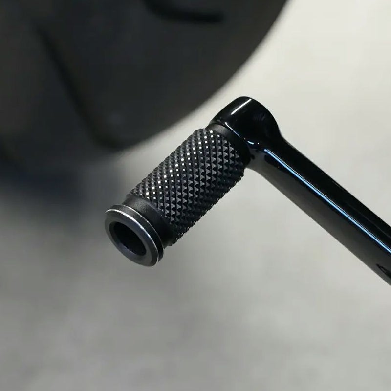 サテンブラックカット ハーレー用 シフトペグ