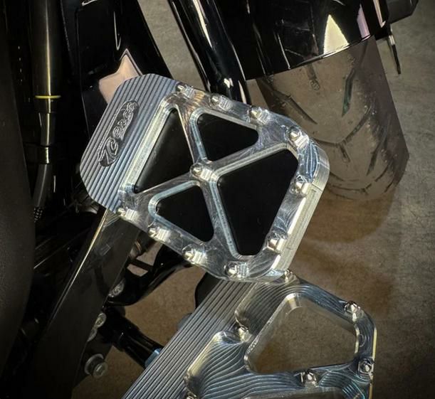 Cult Werk ラウンドミラーセット Eマーク付 スポーツスターS |ハーレー